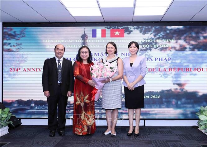 HCM City gathering marks France’s Bastille Day